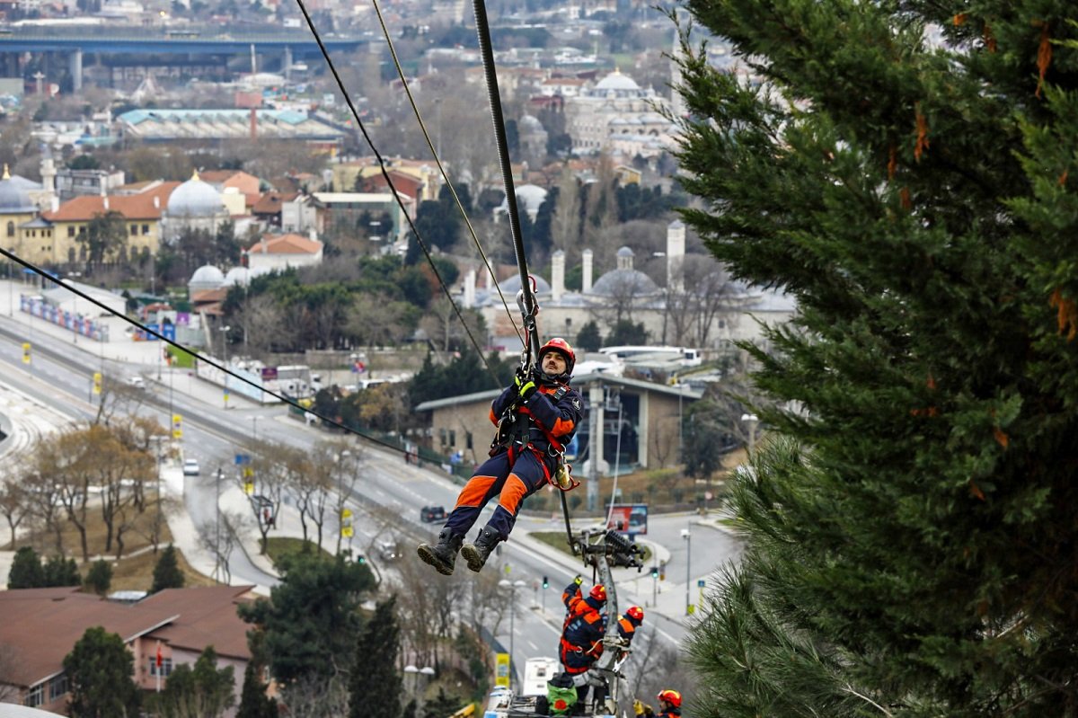 eyup piyer loti teleferik hattinda nefes kesen kurtarma tatbikati