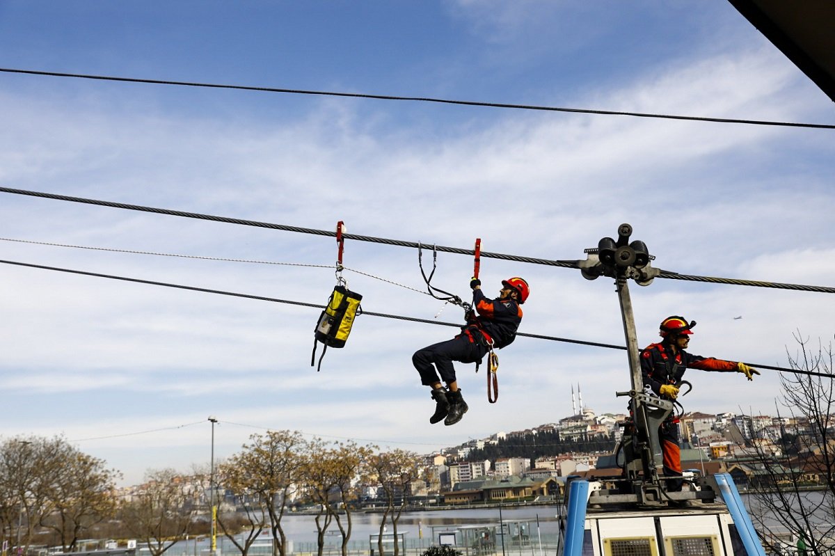 eyup piyer loti teleferik hattinda nefes kesen kurtarma tatbikati