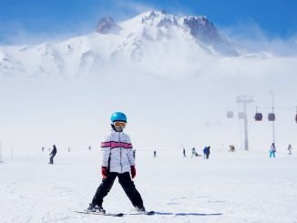 turkiyenin pist lideri erciyes kayak merkezinde kayak keyfi suruyor
