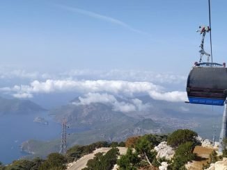 babadag teleferik yerli ve yabanci turistlerden yogun ilgi goruyor