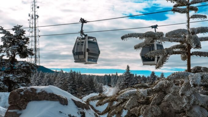 Bursa Teleferik Seferlerine Şiddetli Rüzgar Nedeniyle Ara Verildi Bursa Teleferik Seferlerine Şiddetli Rüzgar Nedeniyle Ara Verildi
