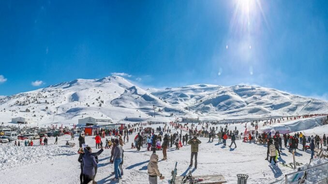 Denizli’nin İkinci Beyaz Cenneti Denizli Kayak Merkezi Ziyaretçi Akınına Uğruyor Denizli’nin İkinci Beyaz Cenneti Denizli Kayak Merkezi Ziyaretçi Akınına Uğruyor