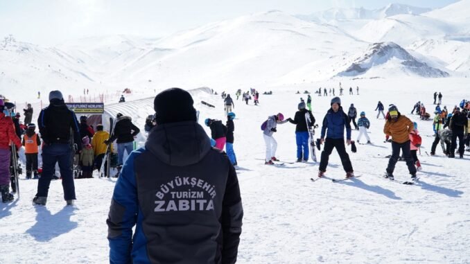 Turizm Zabıtası, Erciyes’te Görevde Turizm Zabıtası, Erciyes’te Görevde