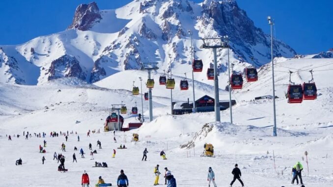 Erciyes Kayak Merkezi Yeni Sezon Bilet Fiyatlari Belli Oldu Erciyes Kayak Merkezi Yeni Sezon Bilet Fiyatlari Belli Oldu