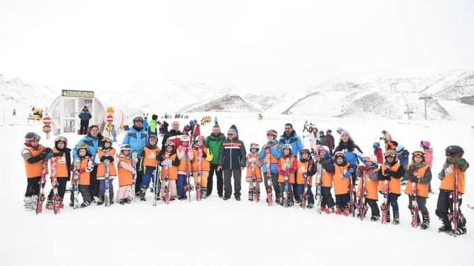 Baskan Buyukkilic Erciyes Kayak Okulunu Ziyaret Etti Baskan Buyukkilic Erciyes Kayak Okulunu Ziyaret Etti