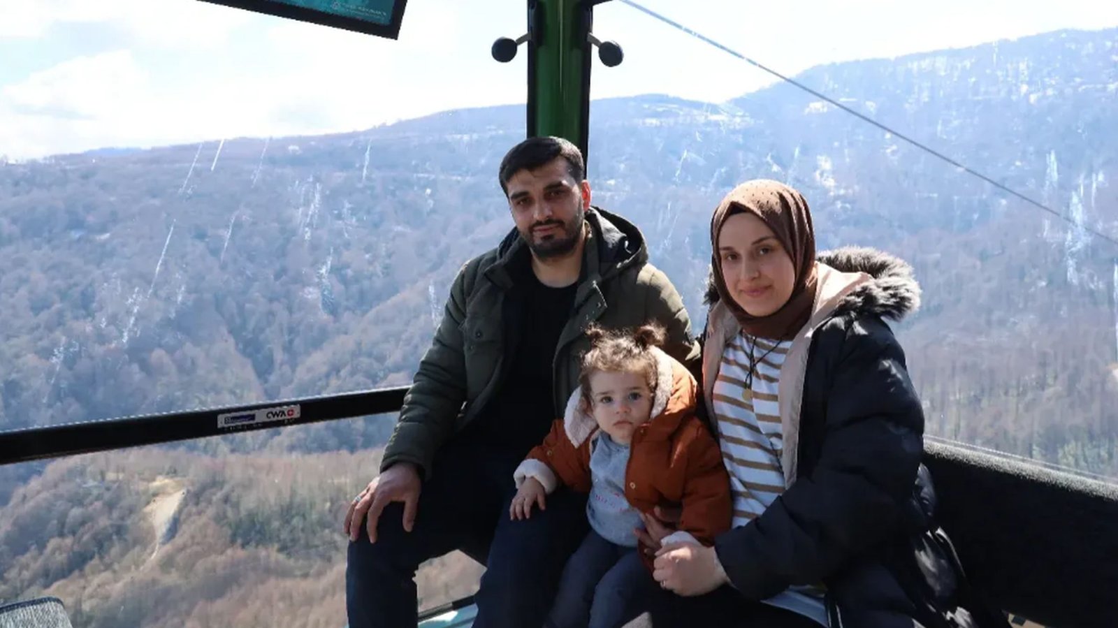 Kartepe Teleferiğin İlk Yolcusu 1 Yaşındaki Mila Bebek Kartepe Teleferiğin İlk Yolcusu 1 Yaşındaki Mila Bebek
