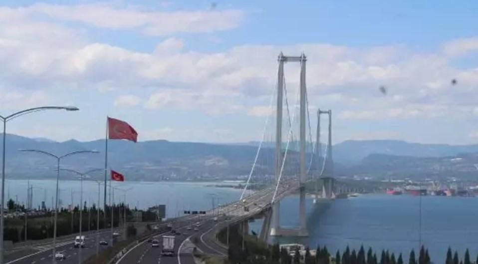 bayramda-osmangazi-koprusu-ve-ulastirma-bakani-aciklamalari-0-5GSgv4EU.jpg