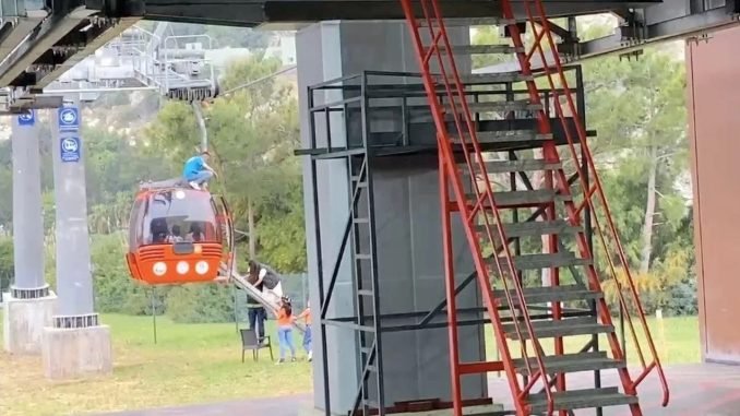 ANTALYA'DA TELEFERİK KABİNİ DÜŞTÜ, SEFERLERE ARA VERİLDİ EKİPLER YARALILARA ULAŞMAYA ÇALIŞIYOR
