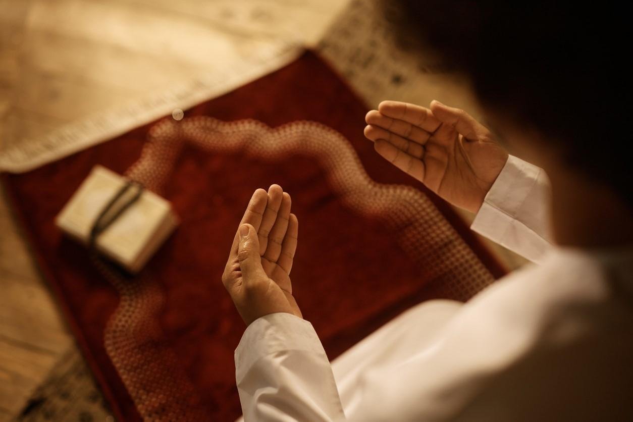 kadir-gecesi-namazi-ve-tesbih-namazi-hakkinda-bilgiler-7kw8TKKX.jpg