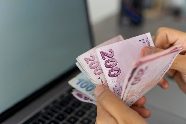 Nisan Ayı Memur ve Emekli Maaşı Ödeme Tarihleri