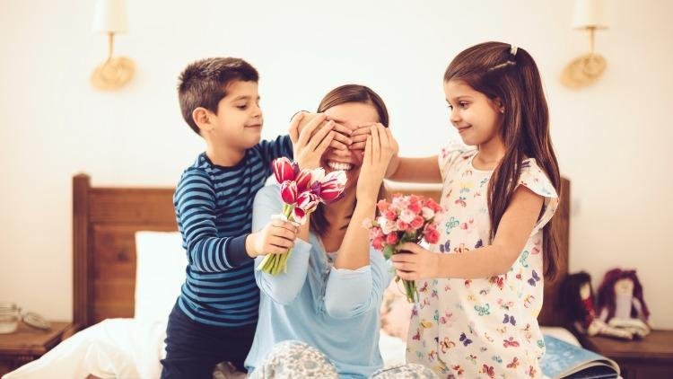 Anneler Günü Mesajları ve Tarihçesi
