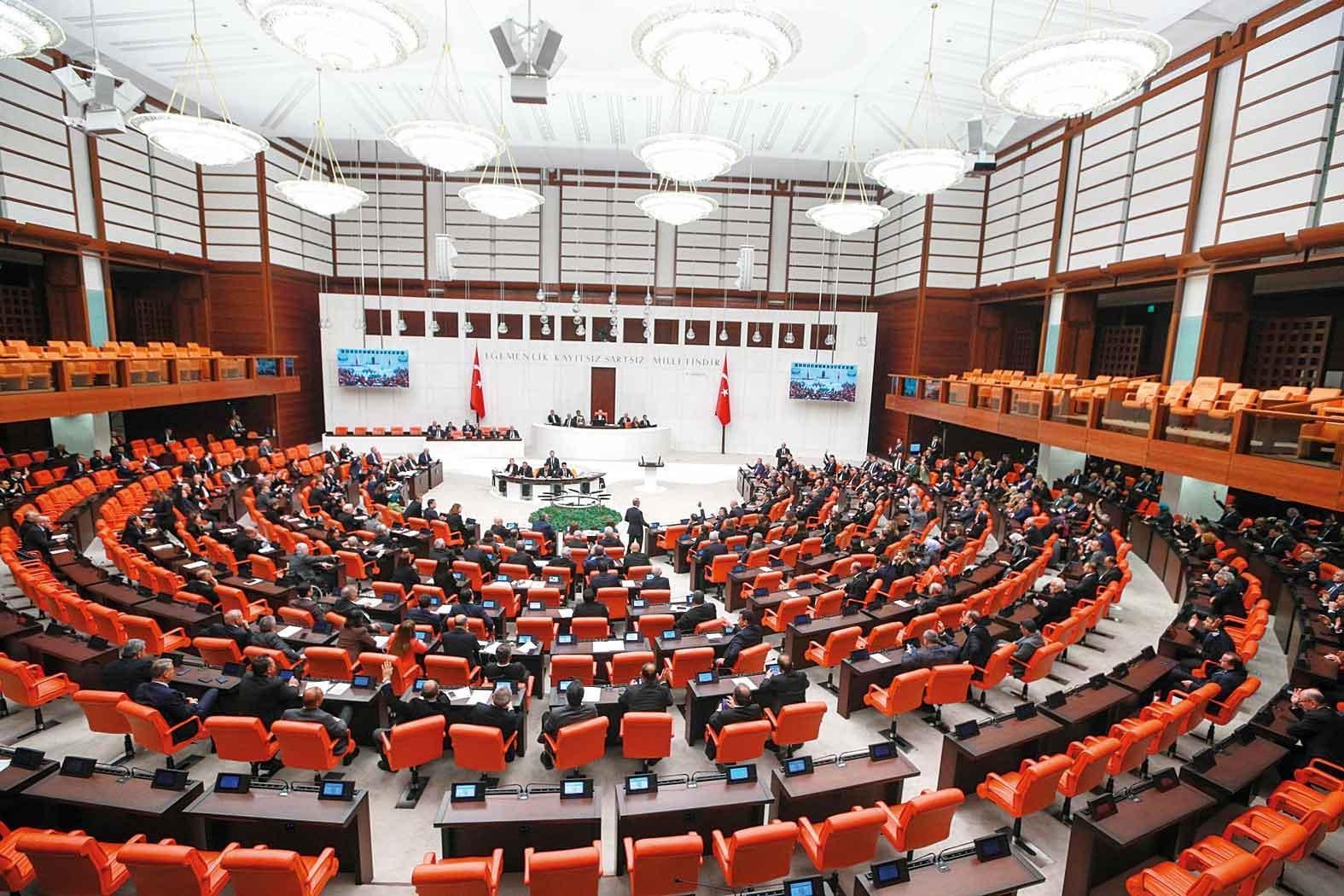 torba-yasa-duzenlemesi-ve-yargi-paketi-emeklilikte-beklenen-duzenlemeler-1-EkiKI6mW.jpg