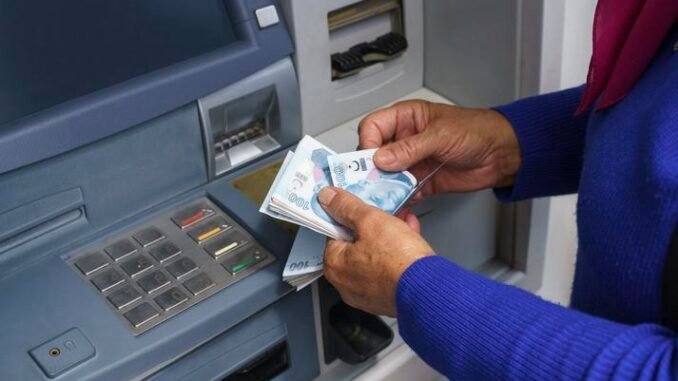 ev-hanimlarina-emeklilik-yasasi-gelismeleri-SCFQ5XJD.jpg