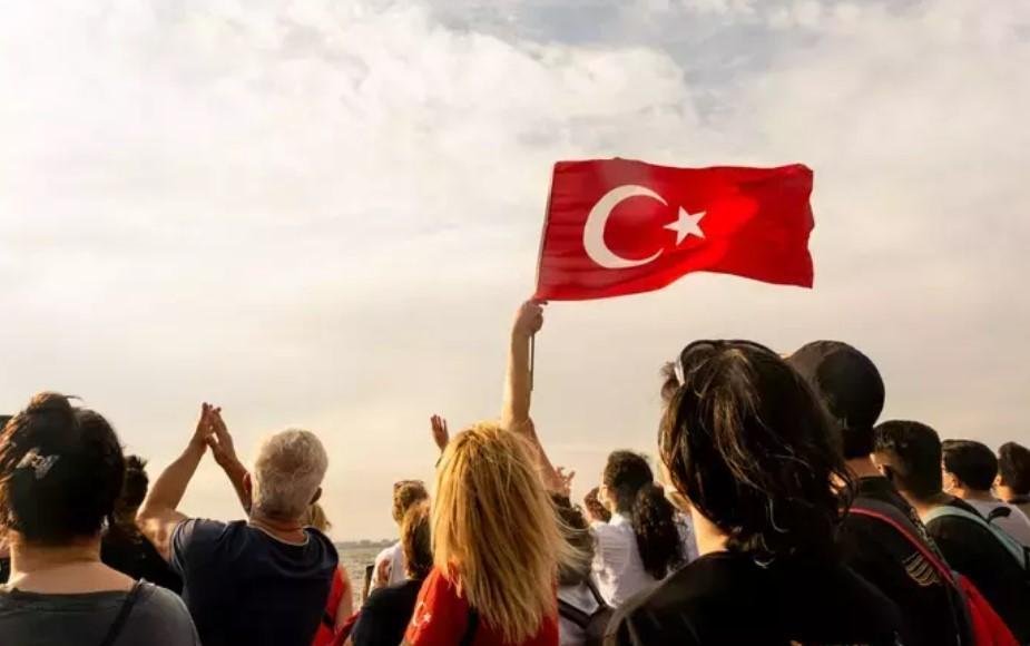 15-temmuz-demokrasi-ve-milli-birlik-gunu-resmi-tatil-mi-0-etGcvzNJ.jpg