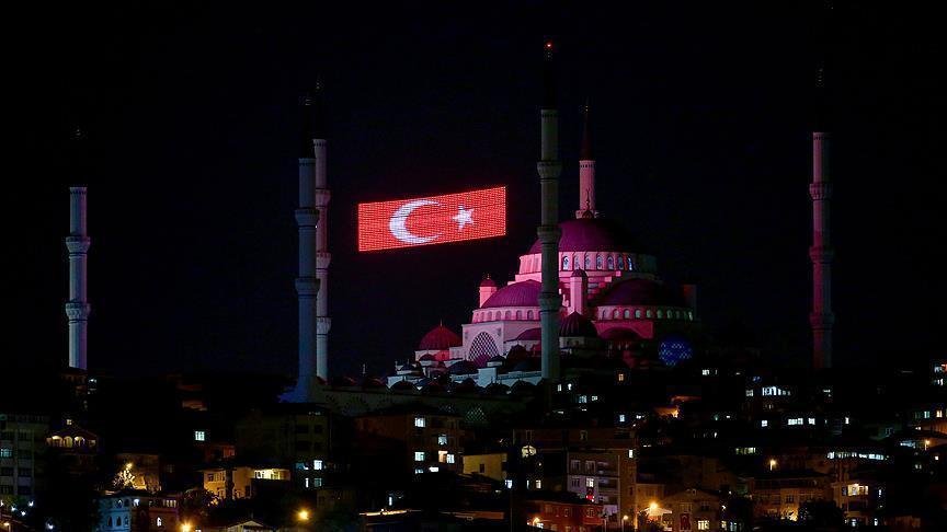 15-temmuz-gecesi-sela-okunacak-mi-saat-kacta-okunacak-nedir-anlami-ve-sozleri-8ZDzz8mH.jpg