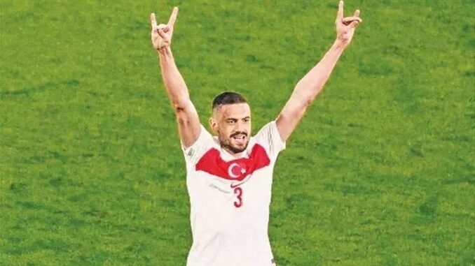 bozkurt-isareti-ve-merih-demiral-4NwhgOXY.jpg