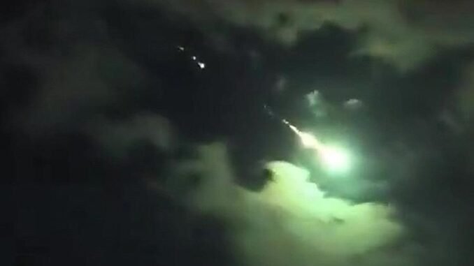 isik-suzmesi-ve-meteor-olayi-turkiyede-kCbEspP3.jpg