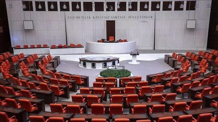 turkiye-buyuk-millet-meclisi-tatil-tarihleri-ve-hayvanlari-koruma-kanunundaki-degisiklikler-3-51WjGN7B.jpg