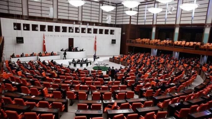 turkiye-buyuk-millet-meclisi-tatil-tarihleri-ve-hayvanlari-koruma-kanunundaki-degisiklikler-EzPTHSVN.jpg