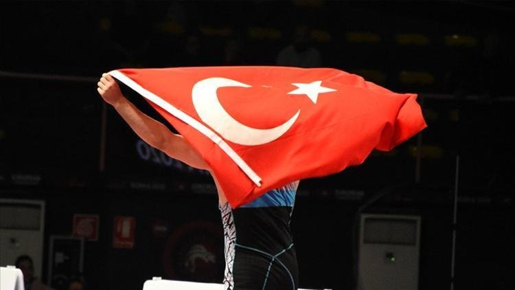 2024-paris-yaz-olimpiyatlari-kapanis-toreni-detaylari-4-UCk4BG19.jpg