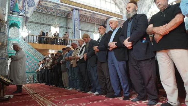 30-agustos-cuma-hutbesi-bizi-biz-yapan-bizi-millet-kilan-ruh-5-5fK8LcGE.jpg