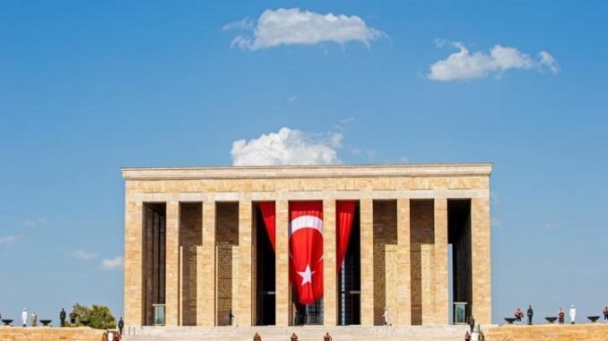 anitkabir-ziyaret-saatleri-30-agustos-zafer-bayrami-8SPsEi8A.jpg