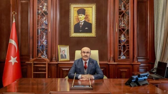 mahmut-demirtas-kamu-yoneticisi-ve-bursa-valisi-LiGbIHrO.jpg