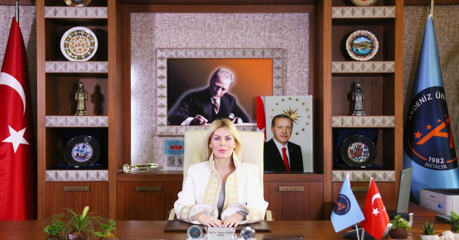 prof-dr-ozlenen-ozkanin-akdeniz-universitesi-rektorlugune-yeniden-atanmasi-M8lclnUN.jpg