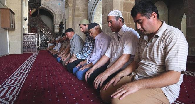 zulum-asla-payidar-olmaz-Cj5jOO1s.jpg