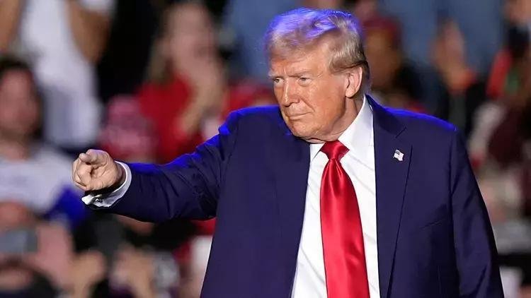 Donald Trump: Demokrat mı Cumhuriyetçi mi?