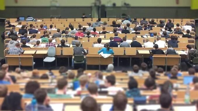 universitelerde-kasim-ara-tatili-olacak-mi-i1P2fM9u.jpg